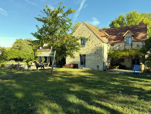 Maison 6 pièces 395 m² · à Montfort-l'Amaury · 395 m² · 2 450 000 €