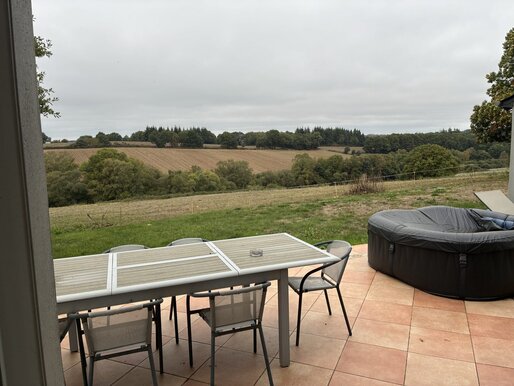 Maison 6 pièces 166 m² · à Crédin · 166 m² · 330 750 €