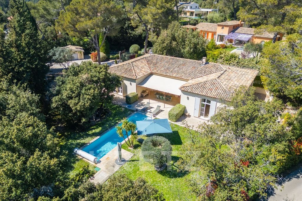 Maison à vendre, 223m², Saint-Marc-Jaumegarde
