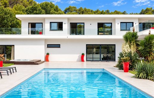 Maison 9 pièces 325 m² · à Aix-en-Provence · 325 m² · 2 500 000 €