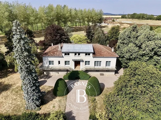 Maison 10 pièces 390 m² · à Ménil-la-Tour · 390 m² · 390 000 €