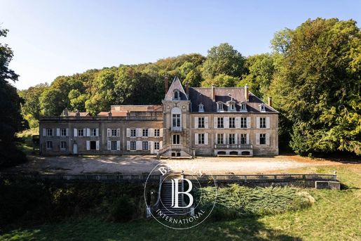 Maison 27 pièces 785 m² · à Houdemont · 785 m² · 995 000 €