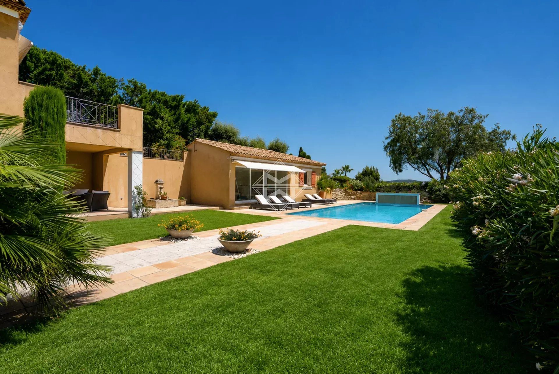 Maison à vendre, 350m², Grimaud