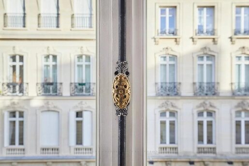 5 pièces 200 m² · à Paris 8ème · 200 m² · 6 750 000 €