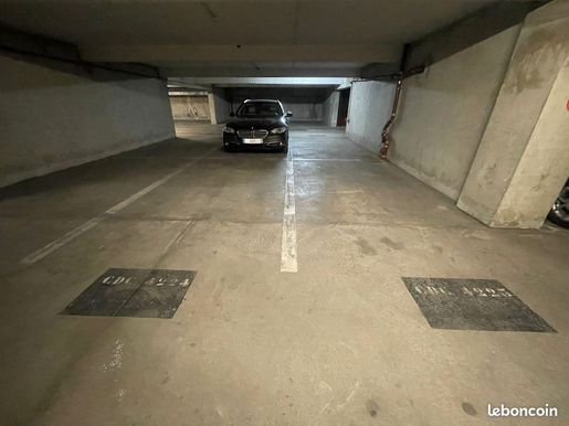 Parking — Toulouse (Haute-Garonne) · 24 000 €