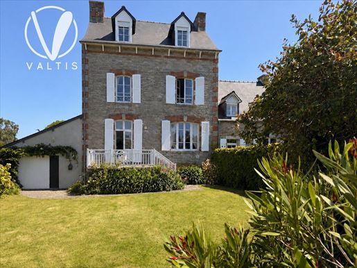 Maison 11 pièces 205 m² · à Saint-Cast-le-Guildo · 205 m² · 978 000 €