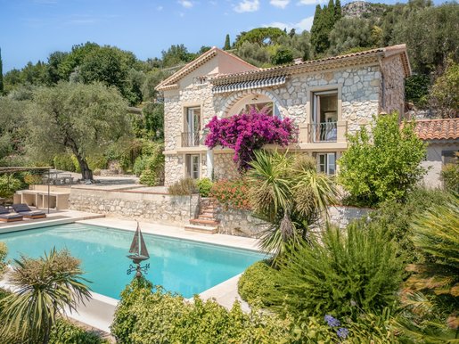 Maison 7 pièces 181 m² · à Vence · 181 m² · 2 100 000 €