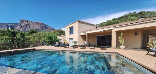 Maison 5 pièces 270 m² · à Afa · 270 m² · 1 198 000 €