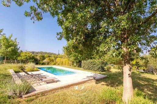 Maison 8 pièces 274 m² · à Aix-en-Provence · 274 m² · 1 345 000 €