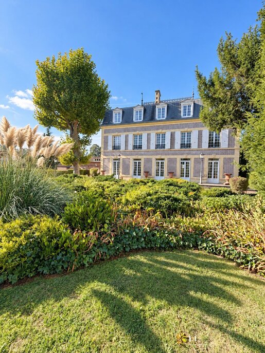 Maison 12 pièces 430 m² · à Chantilly · 430 m² · 2 299 000 €