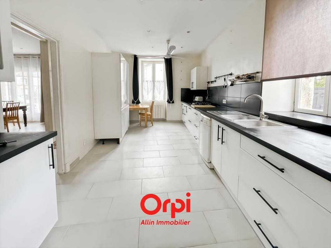 Maison à vendre, 171m², Saint-Silvain-sous-Toulx