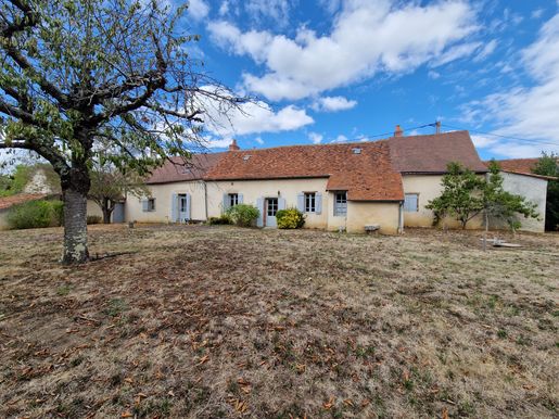 Maison 6 pièces 202 m² · à Chantelle · 202 m² · 97 000 €