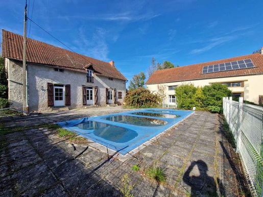 Maison 11 pièces 417 m² · à Saint-Pourçain-sur-Sioule · 417 m² · 278 000 €
