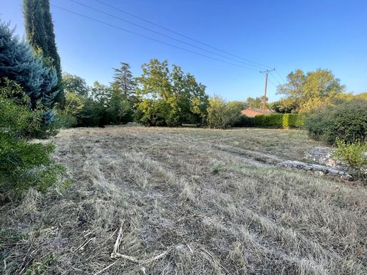 Terrain 1715 m² · à Draguignan · 1 715 m² · 298 900 €