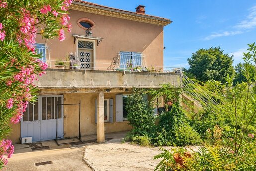 Maison 7 pièces 161 m² · à Bagnols-sur-Cèze · 161 m² · 260 000 €