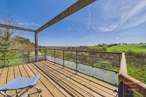 Maison 8 pièces 210 m² · à Rouffignac-Saint-Cernin-de-Reilhac · 210 m² · 589 000 €
