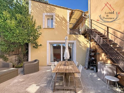3 pièces 108 m² · à Châteauneuf-de-Gadagne · 108 m² · 375 000 €