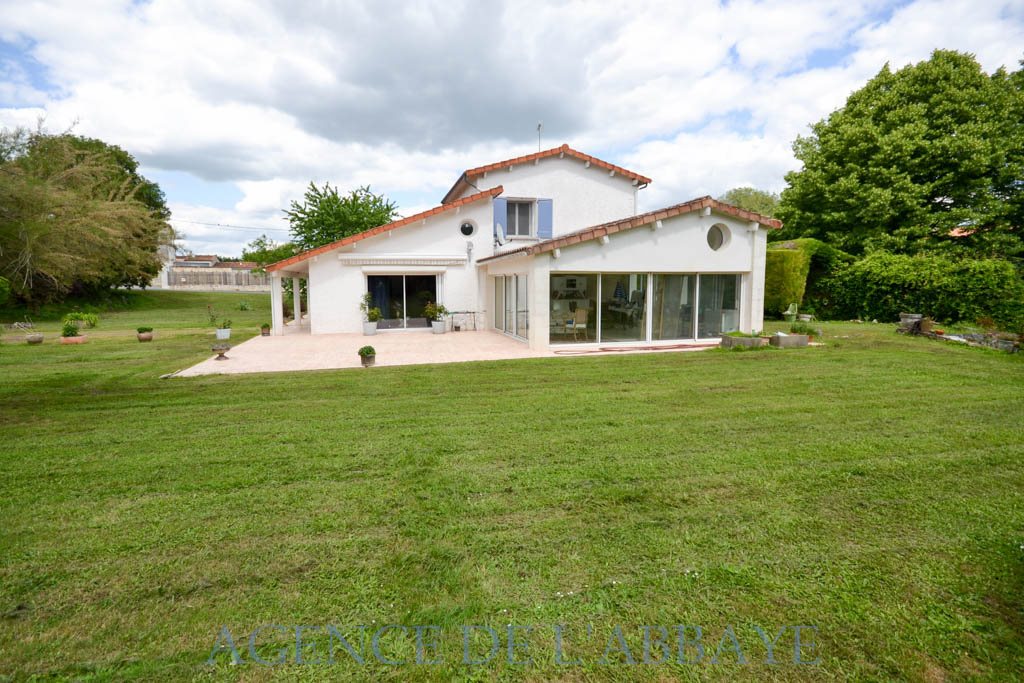 Maison à vendre, 171m², Taillebourg