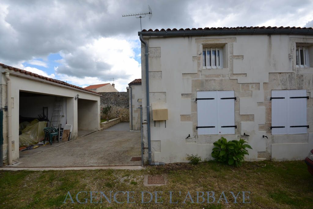 Maison à vendre, 134m², Pont-l'Abbé-d'Arnoult