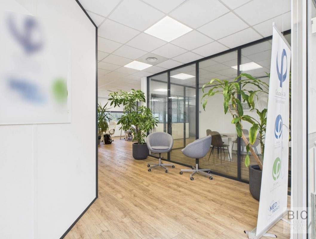 Purchase: Business premises (33300) - Plus