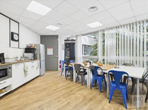 Local commercial 8 pièces 268 m² · à Bordeaux · 268 m² · 699 900 €