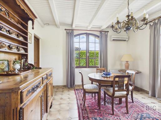 Maison 6 pièces 153 m² · à Saint-Médard-en-Jalles · 153 m² · 490 000 €