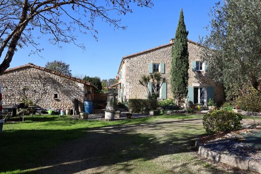 Maison 7 pièces 260 m² · à Niort · 260 m² · 391 640 €