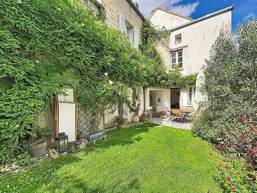 Maison 7 pièces 183 m² · à Saint-Nom-la-Bretèche · 183 m² · 815 000 €