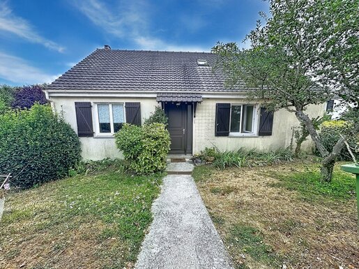 Maison 7 pièces 135 m² · à Feucherolles · 135 m² · 493 000 €