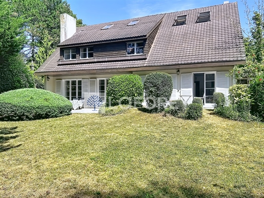 Maison 10 pièces 250 m² · à Chavenay · 250 m² · 749 000 €