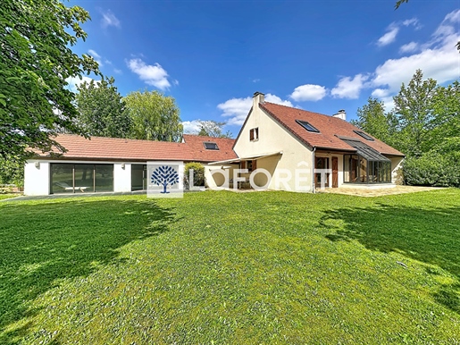 Maison 8 pièces 162 m² · à Feucherolles · 162 m² · 899 000 €