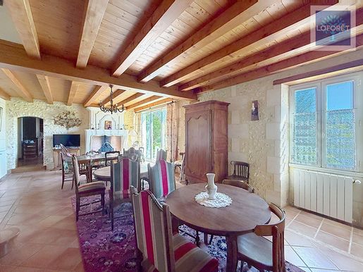 Maison 11 pièces 296 m² · à Montendre · 296 m² · 213 900 €