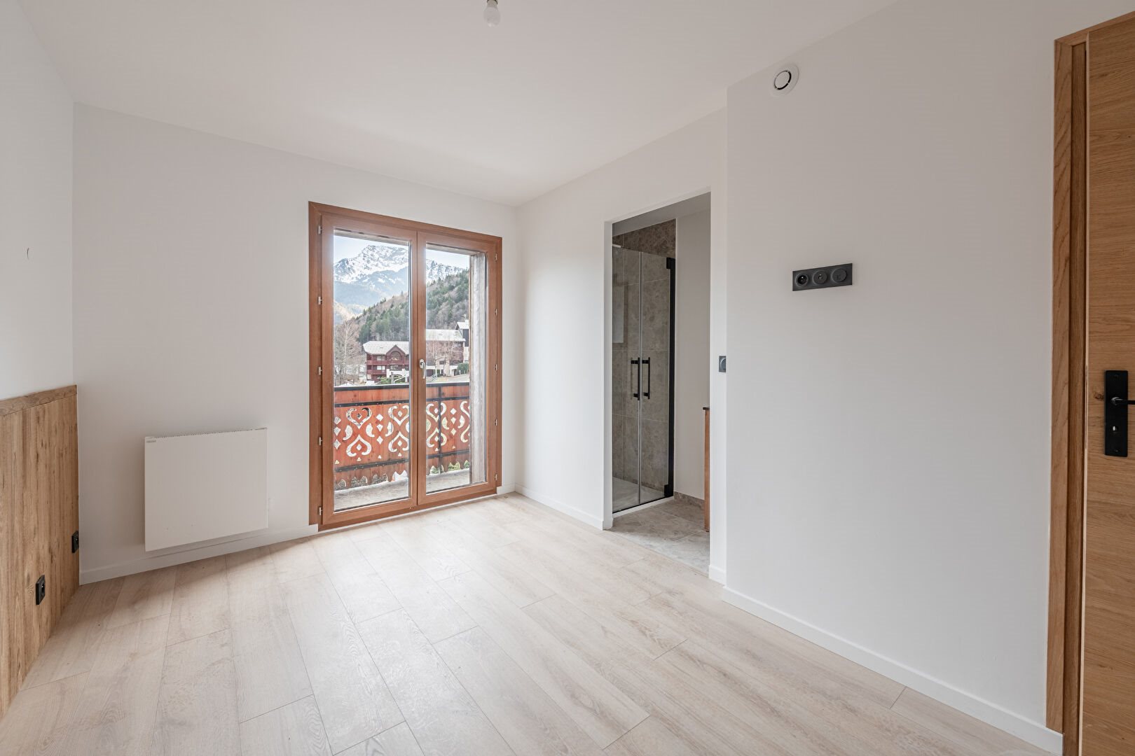 New 3-bedroom apartment - Mountain view - Vue 6