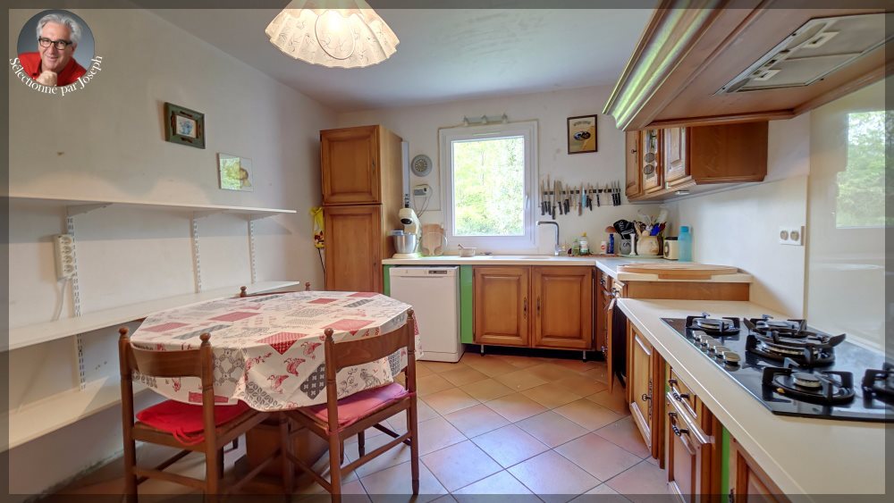 Maison à vendre, 237m², Saint-Michel-de-Chabrillanoux