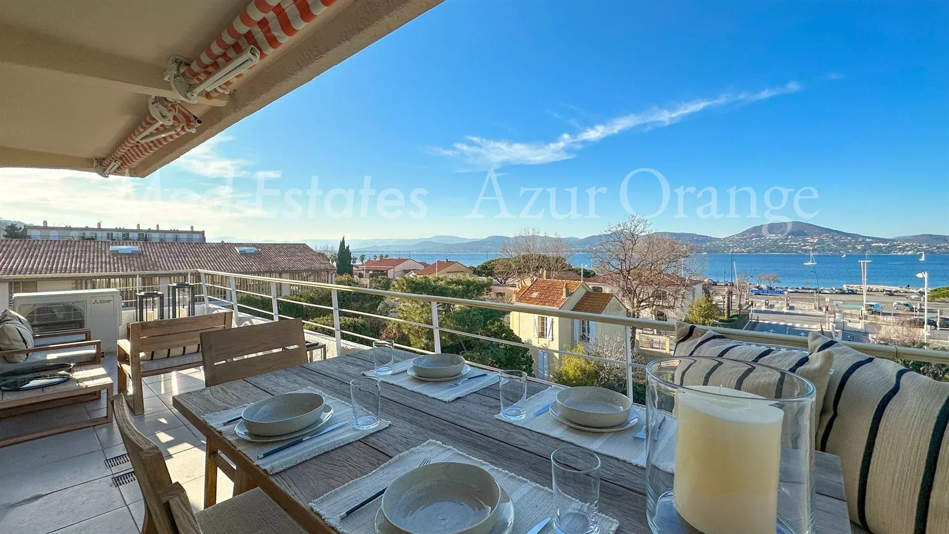 For sale - Apartment on the port of Saint-Tropez - Mehr