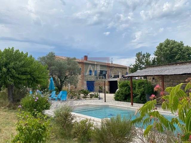 Maison à vendre, 244m², Bessas