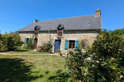 Maison 8 pièces 190 m² · à Plumieux · 190 m² · 184 537 €