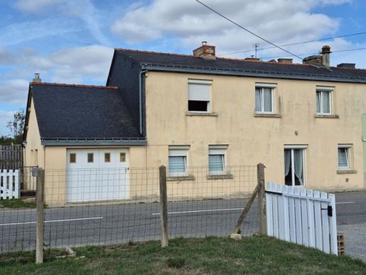 Maison 5 pièces 107 m² · à Forges de Lanouée · 107 m² · 133 500 €
