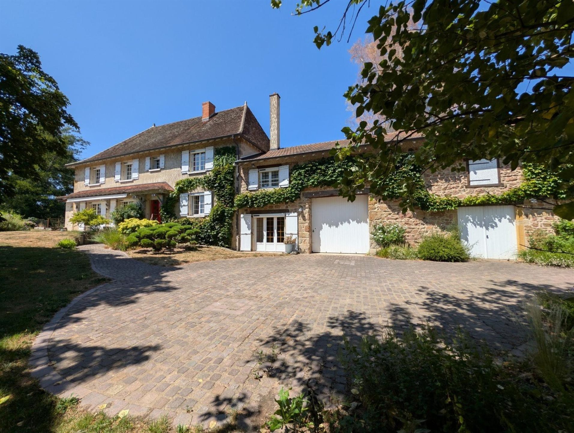 Maison à vendre, 345m², La Clayette
