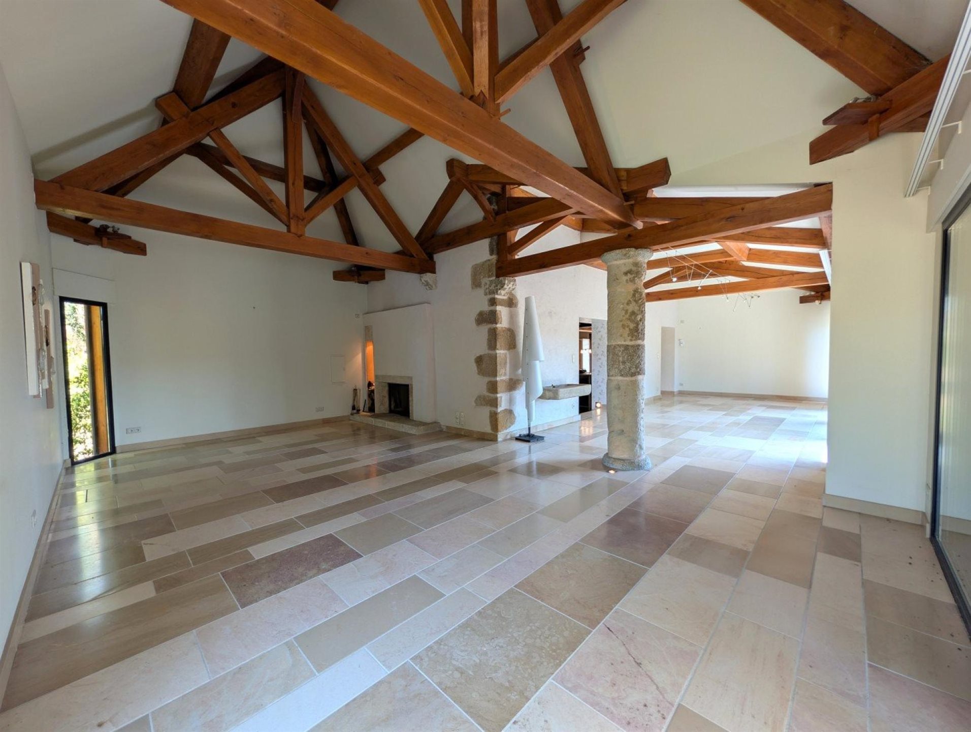 Maison à vendre, 345m², La Clayette