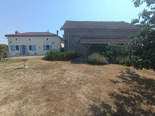 Maison 4 pièces 133 m² · à Pleuville · 133 m² · 175 685 €