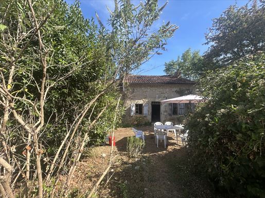 3 pièces 85 m² · à Cellefrouin · 85 m² · 159 000 €