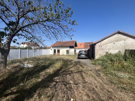 Maison 5 pièces 120 m² · à Roumazières-Loubert · 120 m² · 49 500 €