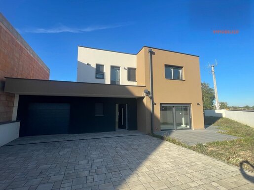 Maison 6 pièces 147 m² · à Muntzenheim · 147 m² · 441 000 €
