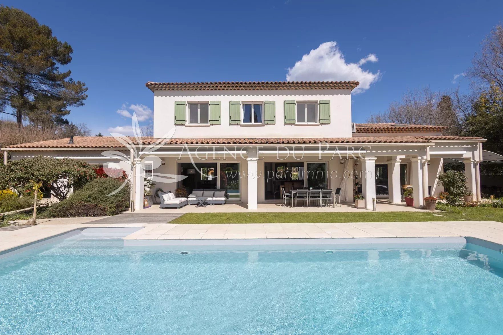 Maison à vendre, 248m², Roquefort-les-Pins