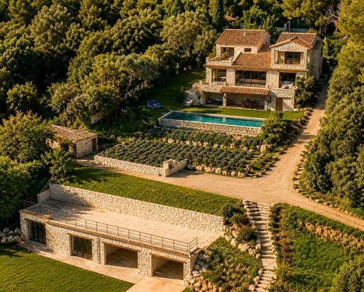 Villa af exception med panoramisk udsigt over havet og landsbyen – Saint-Paul-de-Vence