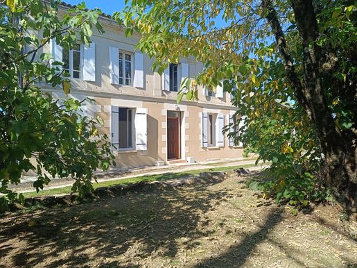 Maison 5 pièces 118 m² · à Coutras · 118 m² · 209 900 €