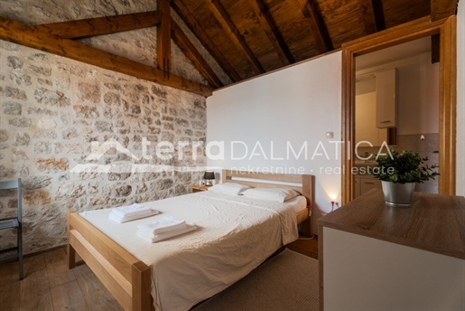 Renovated stone house in the very center of Šibenik with a v