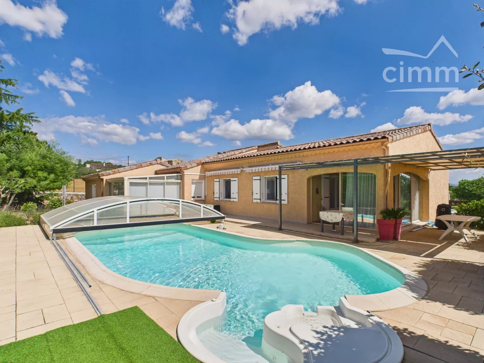 Maison à vendre, 136m², Lablachère
