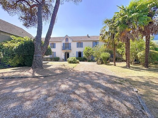Maison 11 pièces 348 m² · à Vic-en-Bigorre · 348 m² · 428 450 €